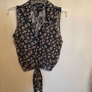 🟢EUC WETSEAL BUTTON UP CAMI with lace back